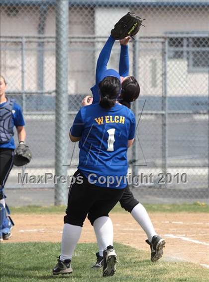 Thumbnail 2 in Los Angeles Baptist vs. Nordhoff (Valley Classic) photogallery.