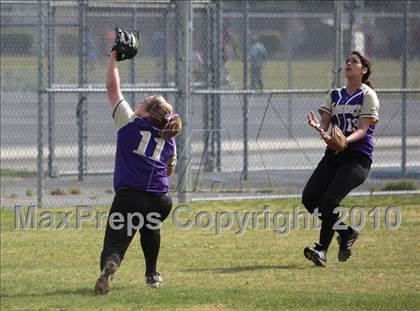 Thumbnail 2 in Los Angeles Baptist vs. Nordhoff (Valley Classic) photogallery.