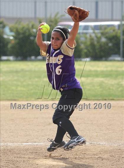 Thumbnail 2 in Los Angeles Baptist vs. Nordhoff (Valley Classic) photogallery.