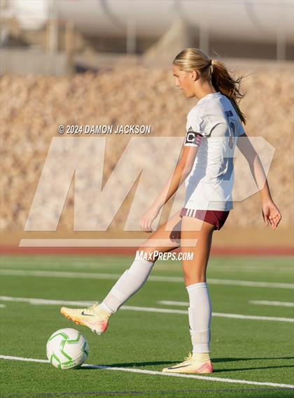 Thumbnail 2 in Pahrump Valley vs Virgin Valley (NIAA 3A Southern Region Quarterfinal) photogallery.
