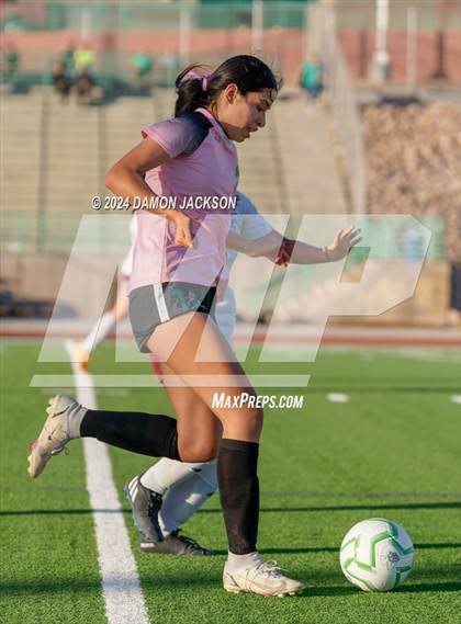 Thumbnail 2 in Pahrump Valley vs Virgin Valley (NIAA 3A Southern Region Quarterfinal) photogallery.