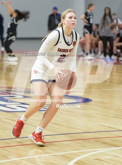 Thumbnail 1 in Sacred Heart vs. La Jolla Country Day (NIKE Tournament of Champions) photogallery.