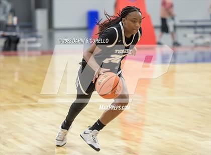 Thumbnail 2 in Sacred Heart vs. La Jolla Country Day (NIKE Tournament of Champions) photogallery.
