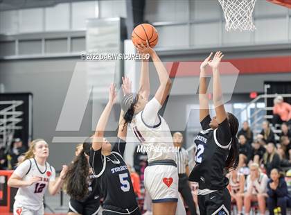 Thumbnail 2 in Sacred Heart vs. La Jolla Country Day (NIKE Tournament of Champions) photogallery.