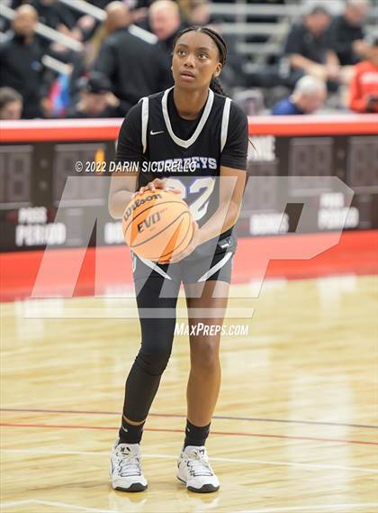 Thumbnail 1 in Sacred Heart vs. La Jolla Country Day (NIKE Tournament of Champions) photogallery.