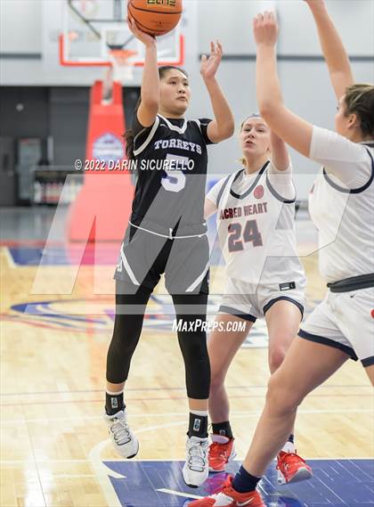 Thumbnail 1 in Sacred Heart vs. La Jolla Country Day (NIKE Tournament of Champions) photogallery.