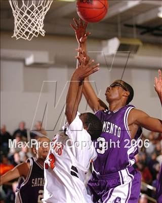 Thumbnail 3 in Sacramento vs. Foothill (Section Playoffs) photogallery.