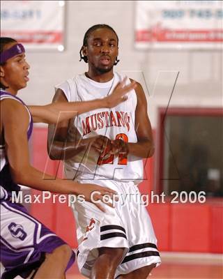 Thumbnail 2 in Sacramento vs. Foothill (Section Playoffs) photogallery.