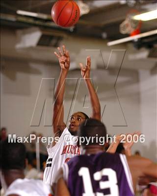 Thumbnail 3 in Sacramento vs. Foothill (Section Playoffs) photogallery.