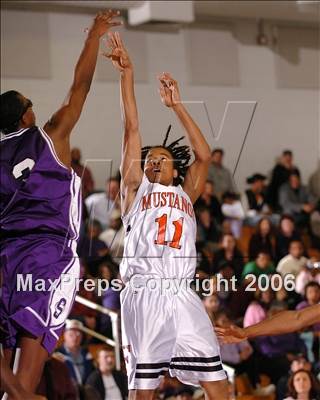 Thumbnail 2 in Sacramento vs. Foothill (Section Playoffs) photogallery.