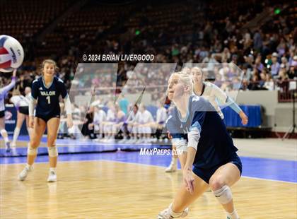 Thumbnail 1 in Pine Creek vs. Valor Christian (CHSAA 5A Semifinal) photogallery.