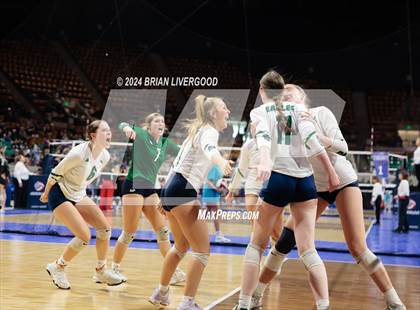 Thumbnail 1 in Pine Creek vs. Valor Christian (CHSAA 5A Semifinal) photogallery.