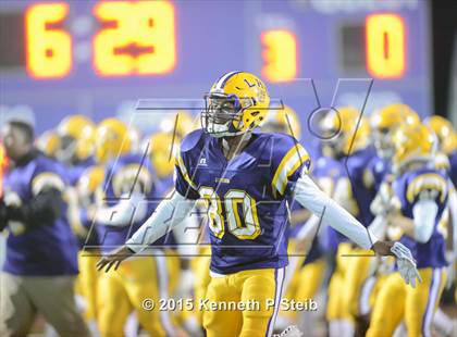 Thumbnail 2 in Lutcher vs. West Feliciana (LHSAA Class 3A Semifinal) photogallery.