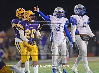 Thumbnail 3 in Lutcher vs. West Feliciana (LHSAA Class 3A Semifinal) photogallery.