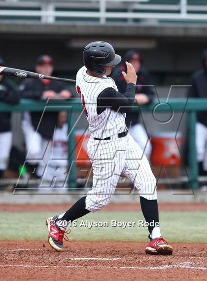 Thumbnail 1 in Huntington Beach vs. San Clemente (National High School Invitational) photogallery.