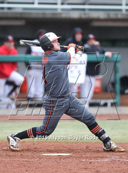 Thumbnail 3 in Huntington Beach vs. San Clemente (National High School Invitational) photogallery.