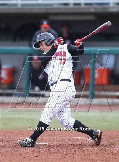 Thumbnail 2 in Huntington Beach vs. San Clemente (National High School Invitational) photogallery.