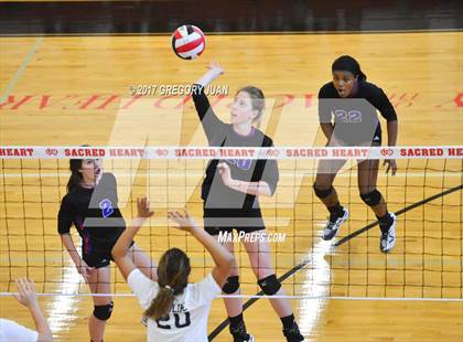 Thumbnail 2 in Ursuline Academy vs Metairie Park Country Day (Sacred Heart Jamboree) photogallery.