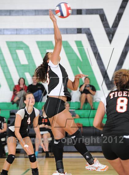 Thumbnail 3 in Webster @ Siren photogallery.