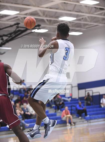 Thumbnail 1 in Pearland vs. Kingwood (McDonald's Texas Invitational) photogallery.