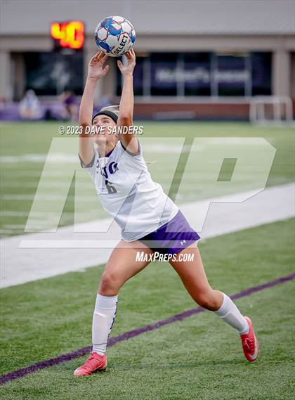 Thumbnail 2 in Port Neches-Groves vs Fulshear 5A Playoff Second Round photogallery.