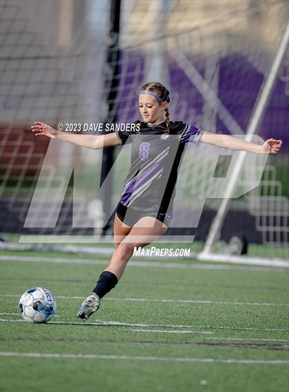 Thumbnail 3 in Port Neches-Groves vs Fulshear 5A Playoff Second Round photogallery.