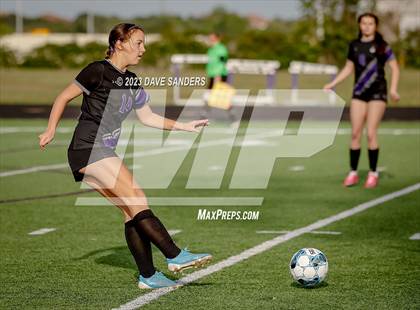 Thumbnail 3 in Port Neches-Groves vs Fulshear 5A Playoff Second Round photogallery.