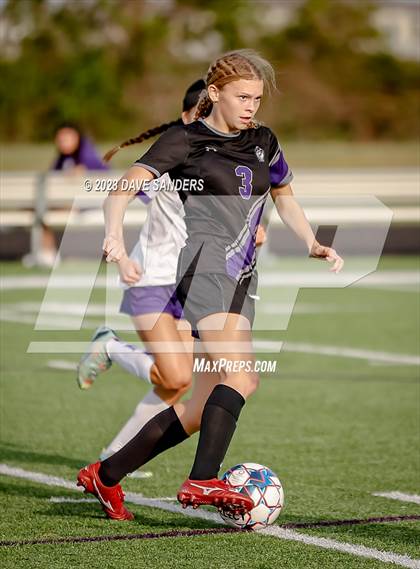 Thumbnail 1 in Port Neches-Groves vs Fulshear 5A Playoff Second Round photogallery.