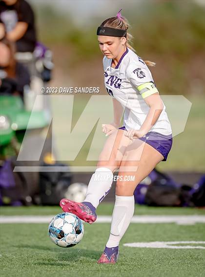 Thumbnail 3 in Port Neches-Groves vs Fulshear 5A Playoff Second Round photogallery.