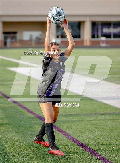 Thumbnail 1 in Port Neches-Groves vs Fulshear 5A Playoff Second Round photogallery.
