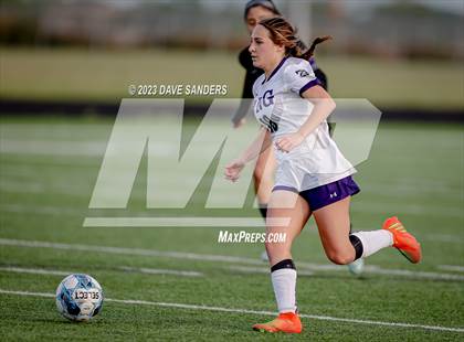 Thumbnail 2 in Port Neches-Groves vs Fulshear 5A Playoff Second Round photogallery.
