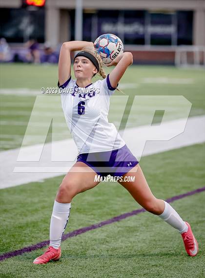 Thumbnail 3 in Port Neches-Groves vs Fulshear 5A Playoff Second Round photogallery.