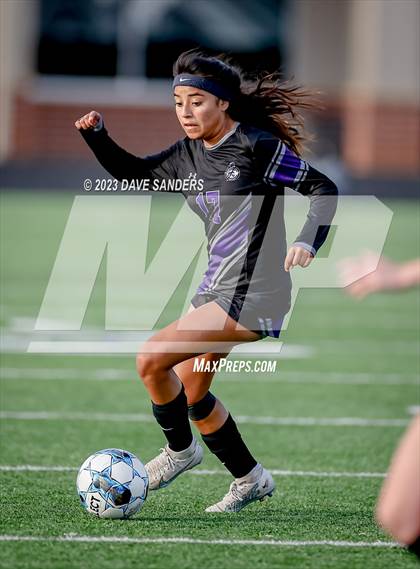 Thumbnail 1 in Port Neches-Groves vs Fulshear 5A Playoff Second Round photogallery.
