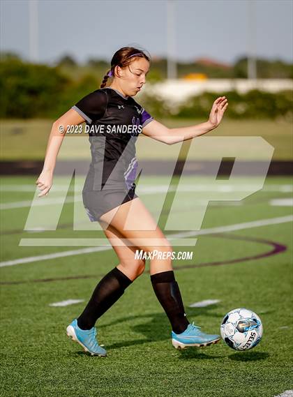 Thumbnail 2 in Port Neches-Groves vs Fulshear 5A Playoff Second Round photogallery.