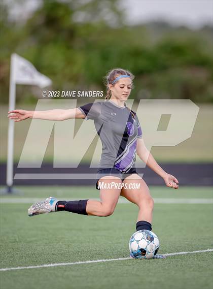 Thumbnail 2 in Port Neches-Groves vs Fulshear 5A Playoff Second Round photogallery.
