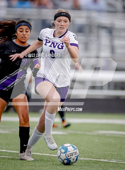 Thumbnail 3 in Port Neches-Groves vs Fulshear 5A Playoff Second Round photogallery.
