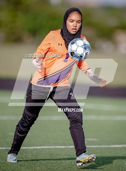 Thumbnail 1 in Port Neches-Groves vs Fulshear 5A Playoff Second Round photogallery.