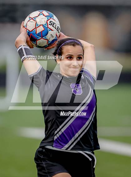 Thumbnail 2 in Port Neches-Groves vs Fulshear 5A Playoff Second Round photogallery.