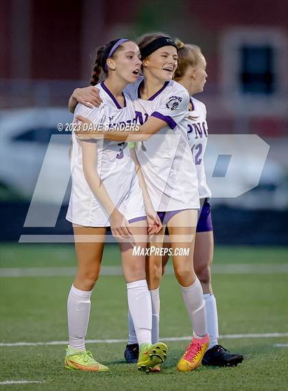 Thumbnail 3 in Port Neches-Groves vs Fulshear 5A Playoff Second Round photogallery.