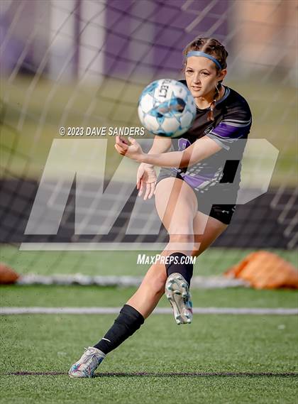 Thumbnail 1 in Port Neches-Groves vs Fulshear 5A Playoff Second Round photogallery.