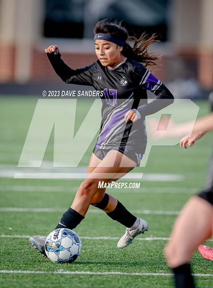 Thumbnail 2 in Port Neches-Groves vs Fulshear 5A Playoff Second Round photogallery.