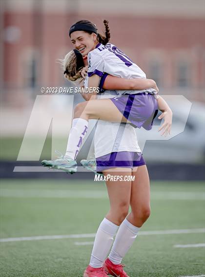 Thumbnail 2 in Port Neches-Groves vs Fulshear 5A Playoff Second Round photogallery.