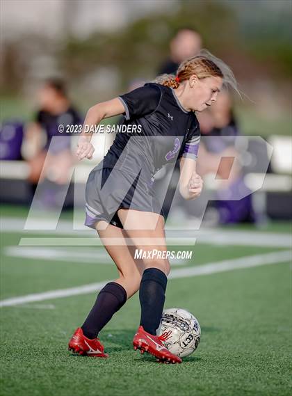 Thumbnail 2 in Port Neches-Groves vs Fulshear 5A Playoff Second Round photogallery.