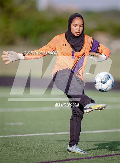 Thumbnail 3 in Port Neches-Groves vs Fulshear 5A Playoff Second Round photogallery.