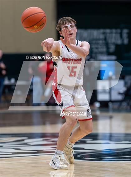 Thumbnail 1 in Mt. Sinai vs Floral Park (NYSPHSAA Class A Championship) photogallery.