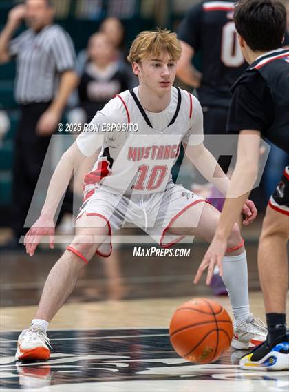 Thumbnail 2 in Mt. Sinai vs Floral Park (NYSPHSAA Class A Championship) photogallery.
