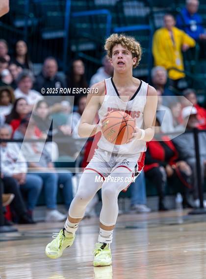 Thumbnail 2 in Mt. Sinai vs Floral Park (NYSPHSAA Class A Championship) photogallery.