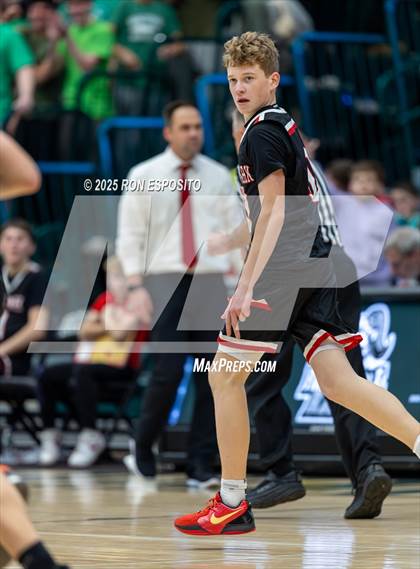 Thumbnail 2 in Mt. Sinai vs Floral Park (NYSPHSAA Class A Championship) photogallery.