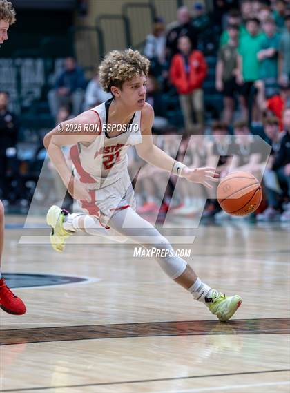 Thumbnail 3 in Mt. Sinai vs Floral Park (NYSPHSAA Class A Championship) photogallery.