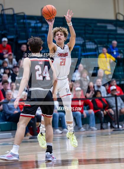 Thumbnail 1 in Mt. Sinai vs Floral Park (NYSPHSAA Class A Championship) photogallery.